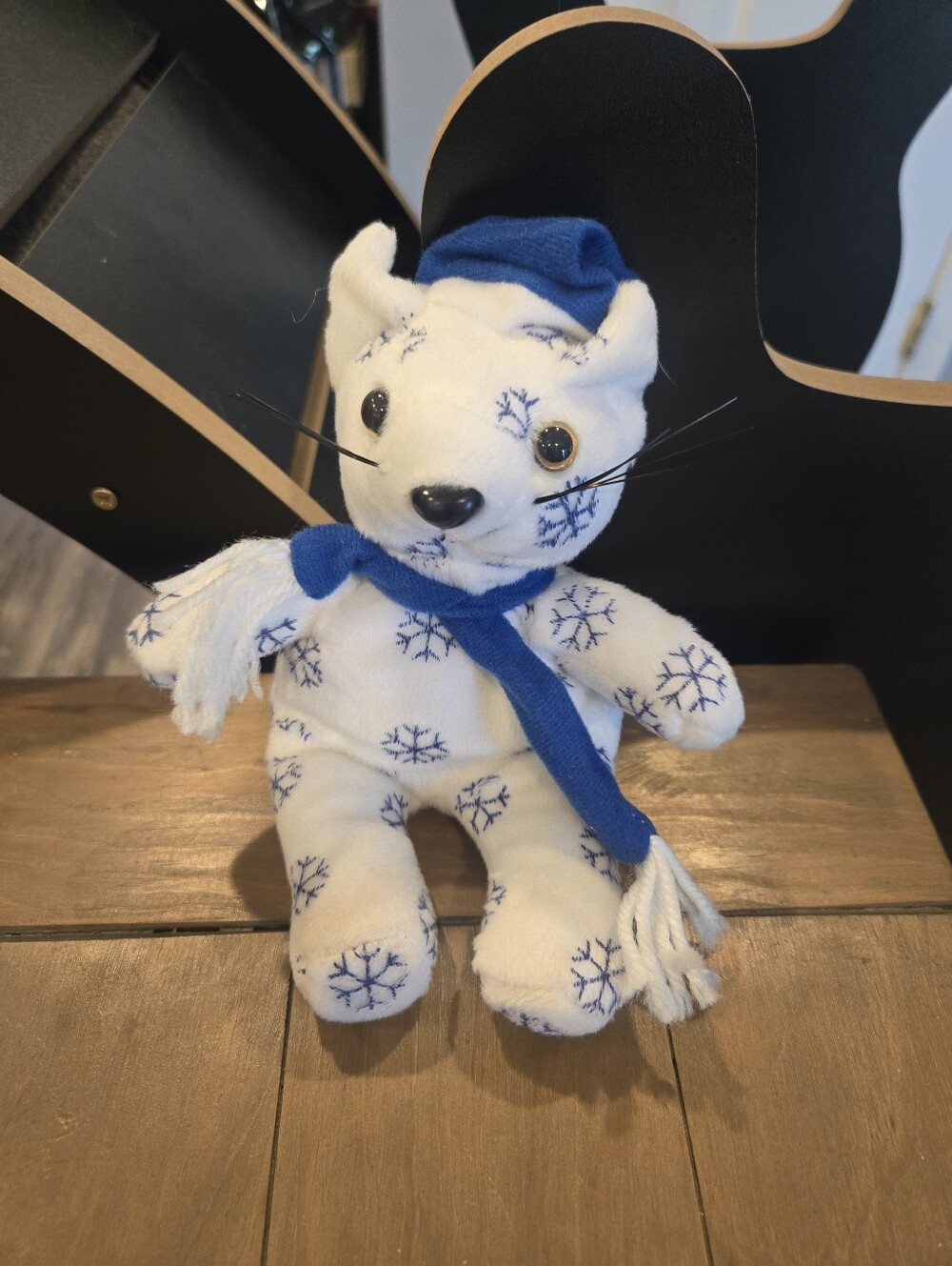 White Plush Snowflake Cat / Mouse with Blue Hat & Scarf